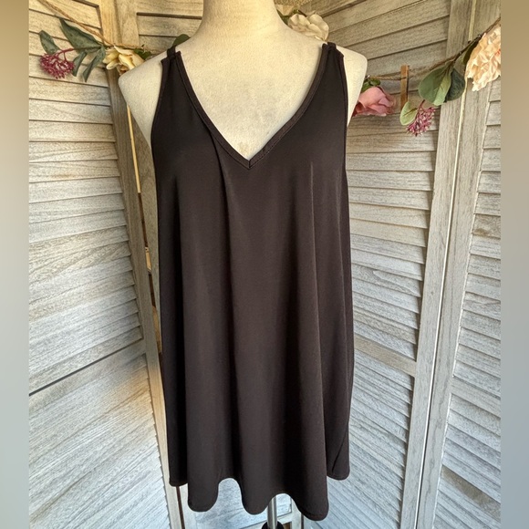 FIRST LOVE Women’s SZ 3X Black V-Neck Sleeveless Blouse, VHemline, Gathered Back - Picture 10 of 16